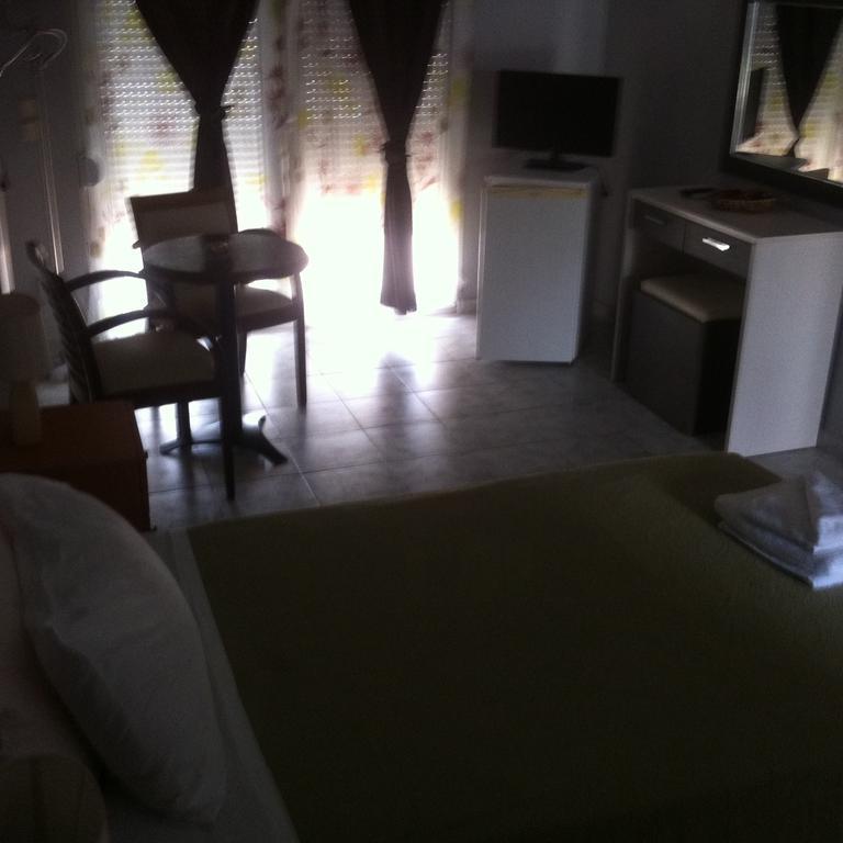 Hotel Loga Tycherón Quarto foto
